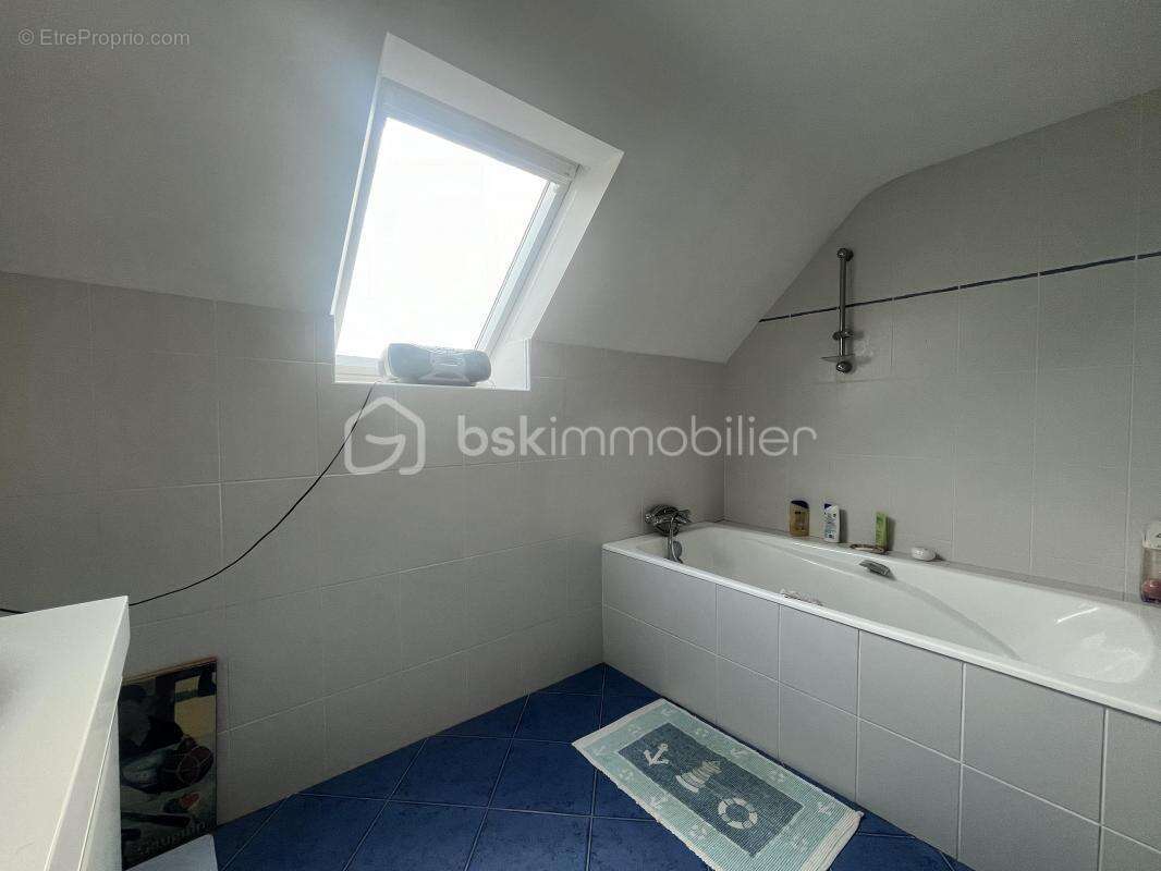 Maison à PLOMODIERN