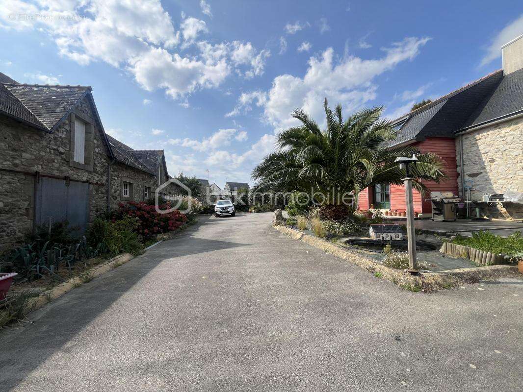 Maison à PLOMODIERN