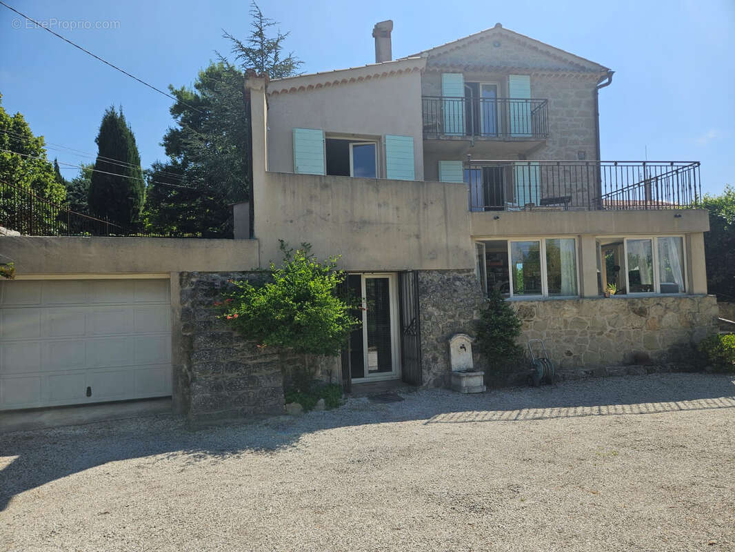Maison à BERRE-LES-ALPES