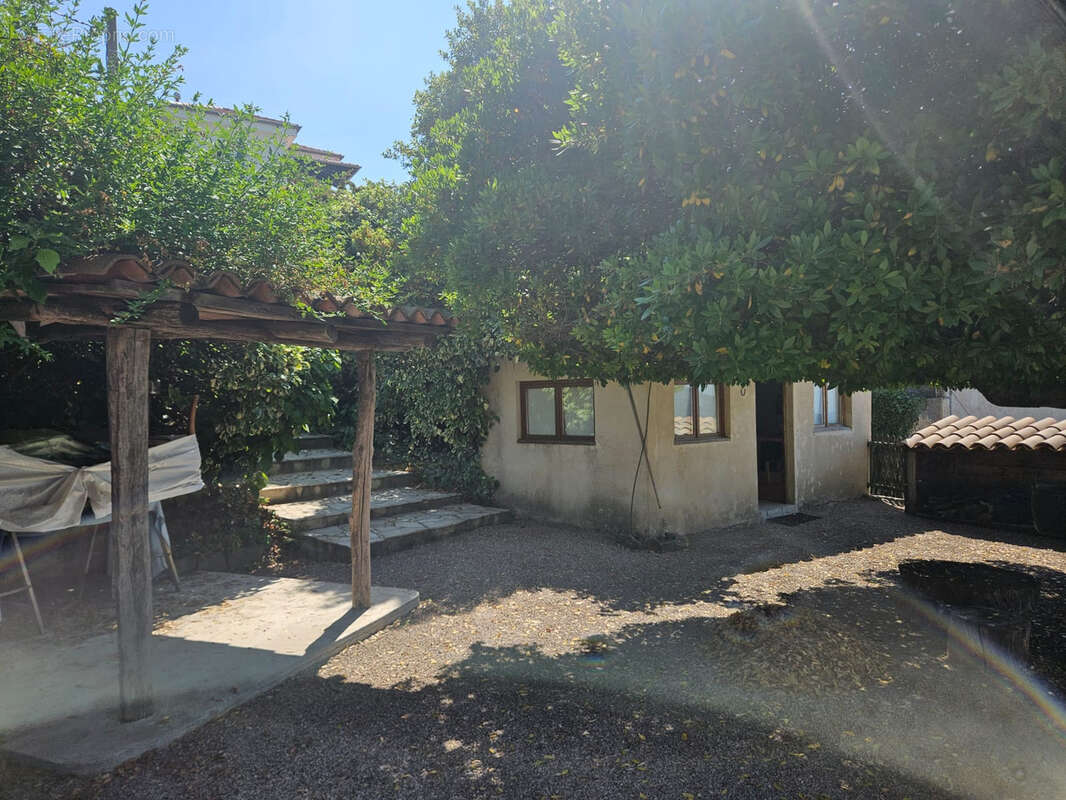 Maison à BERRE-LES-ALPES