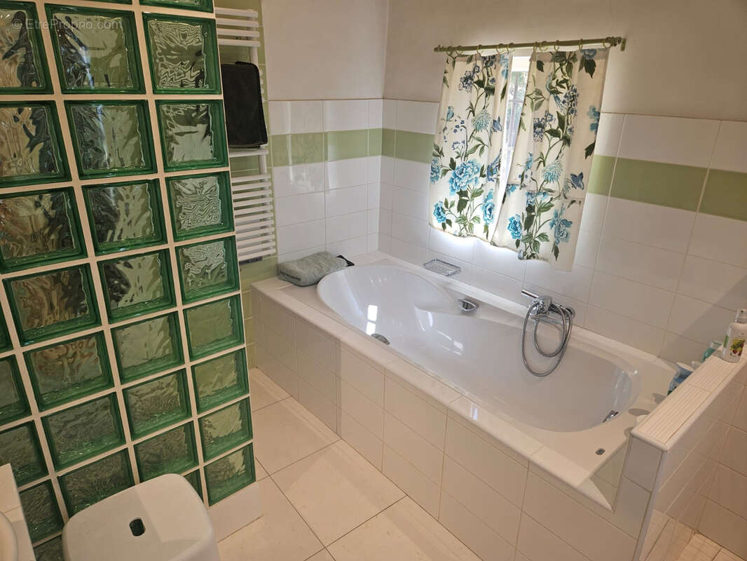 Maison à BERRE-LES-ALPES