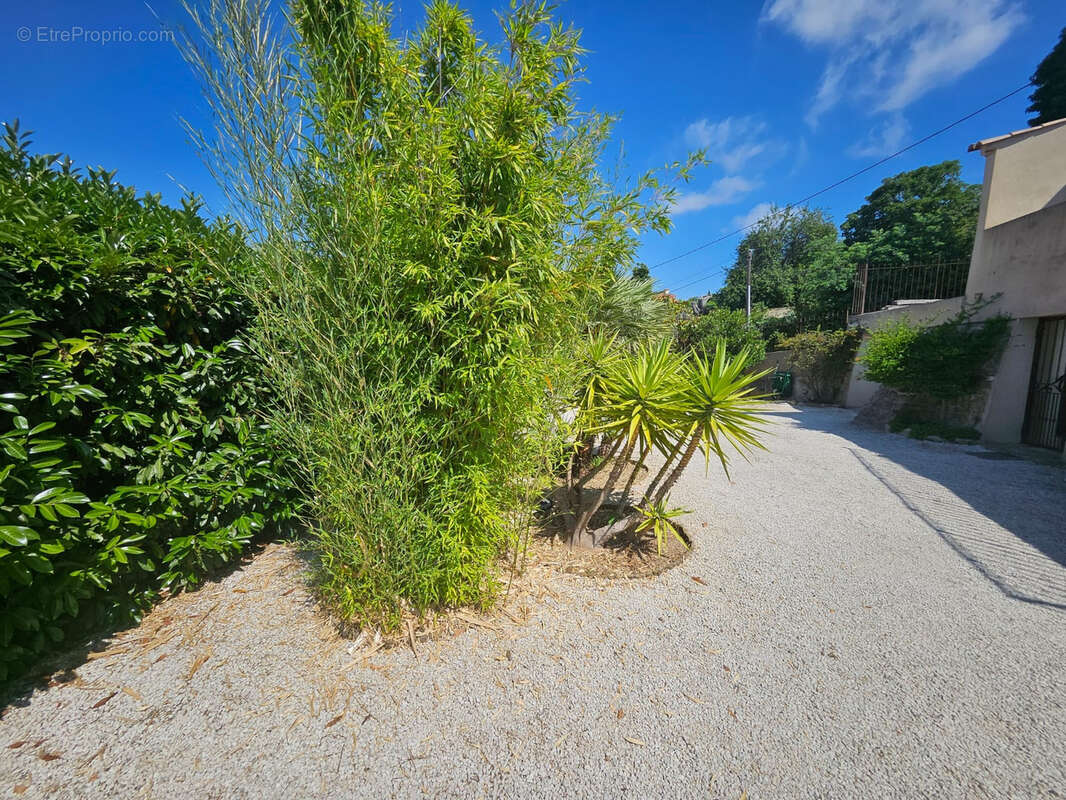 Maison à BERRE-LES-ALPES