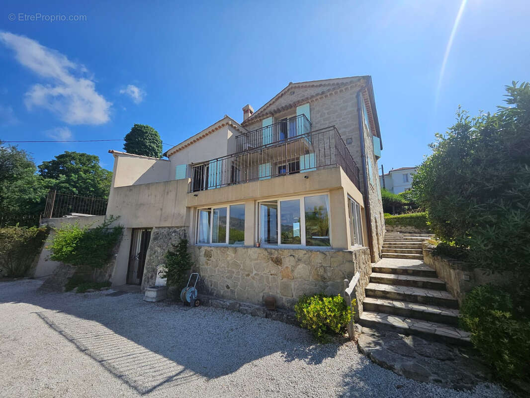 Maison à BERRE-LES-ALPES