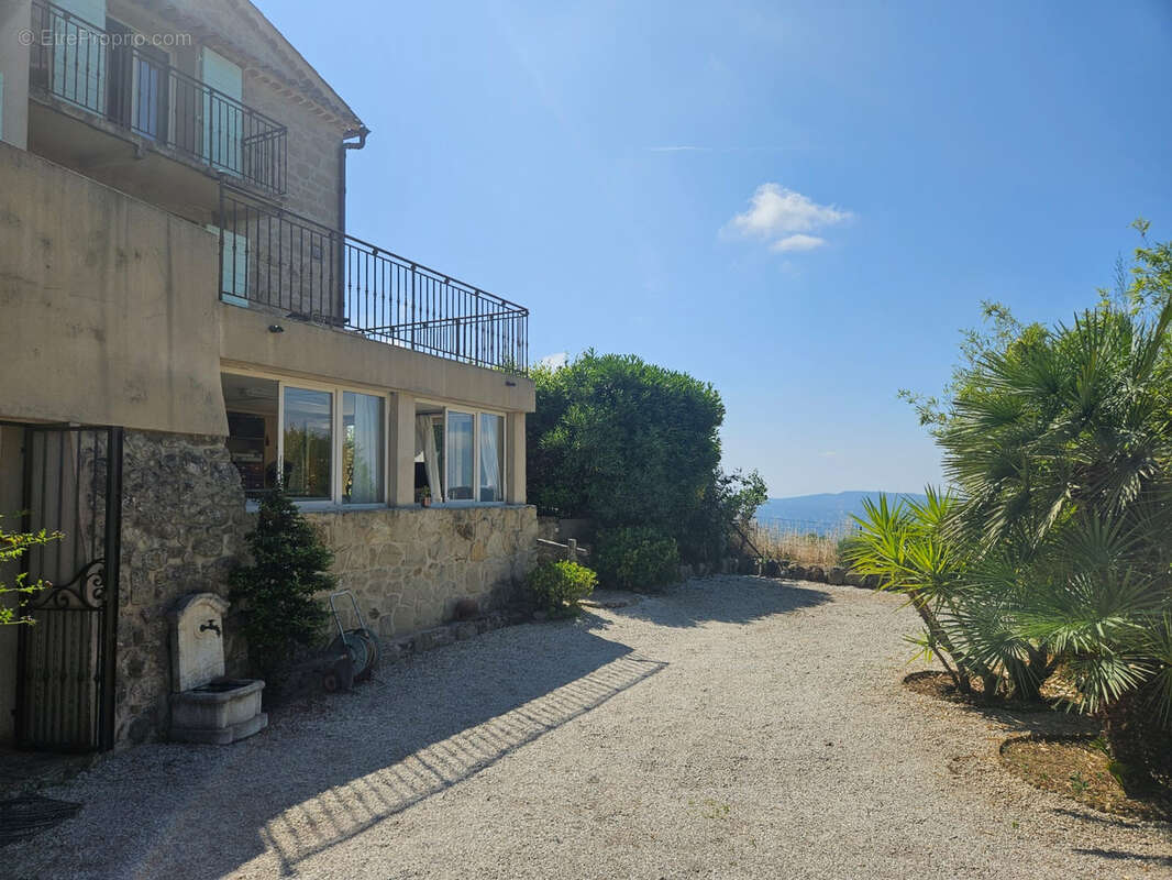 Maison à BERRE-LES-ALPES