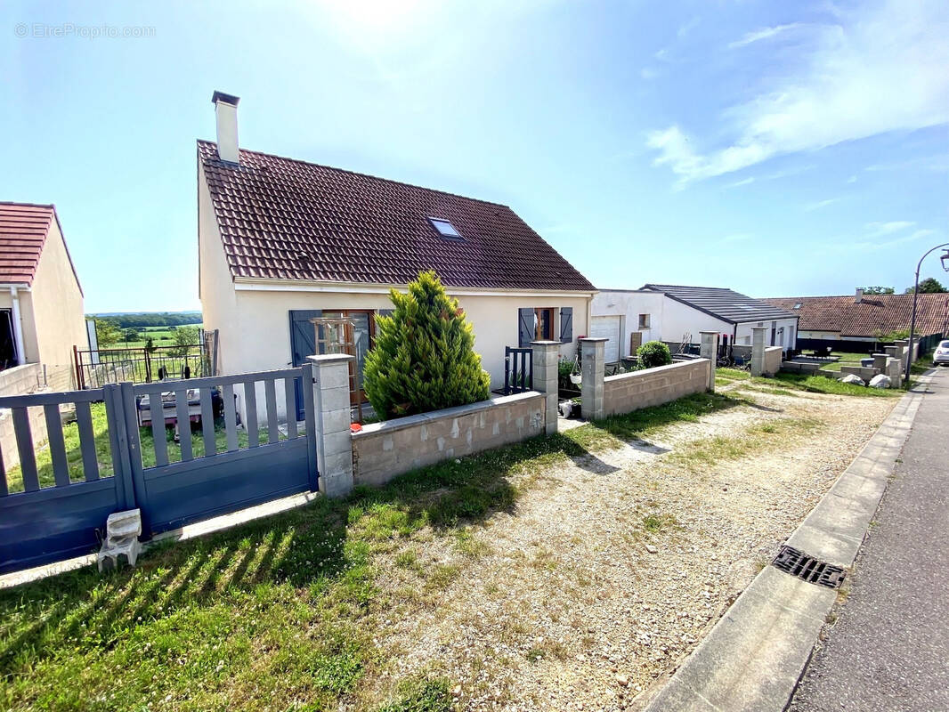 Maison à COLOMBEY-LES-BELLES