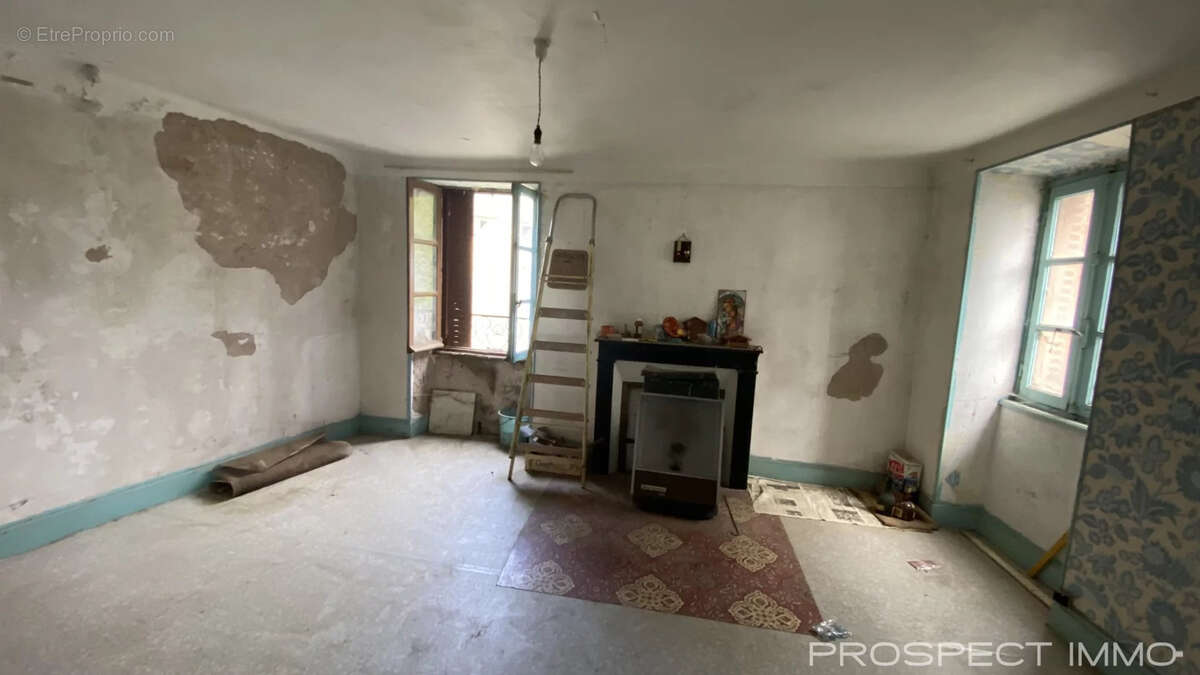 Maison à SAINT-MARTIN-DE-LENNE