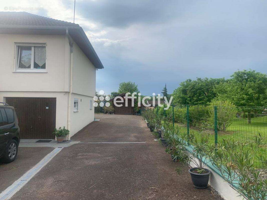 Maison à VILLERSEXEL