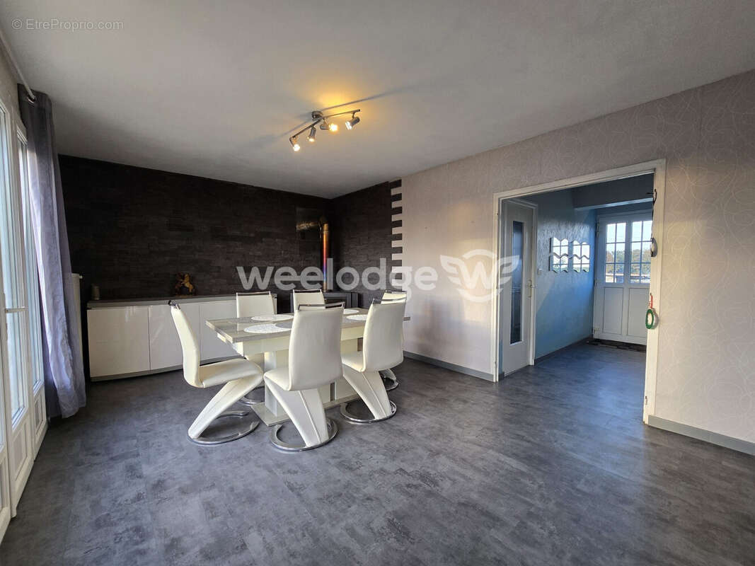 Maison à MAINVILLIERS