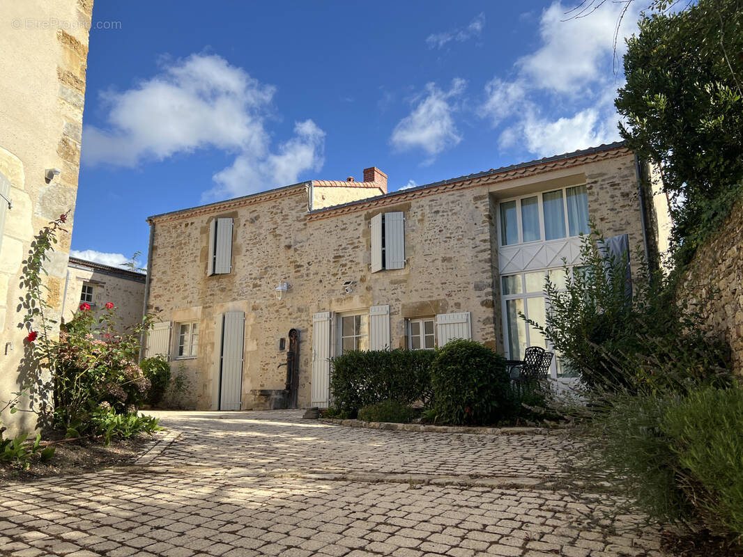 Maison à TALMONT-SAINT-HILAIRE