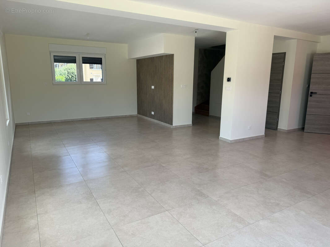 Maison à VOUJEAUCOURT