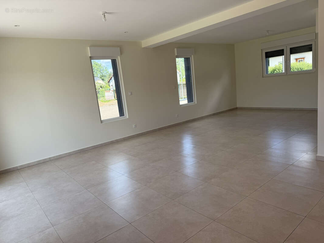 Maison à VOUJEAUCOURT