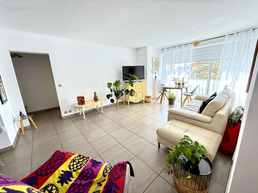 Appartement à SIX-FOURS-LES-PLAGES