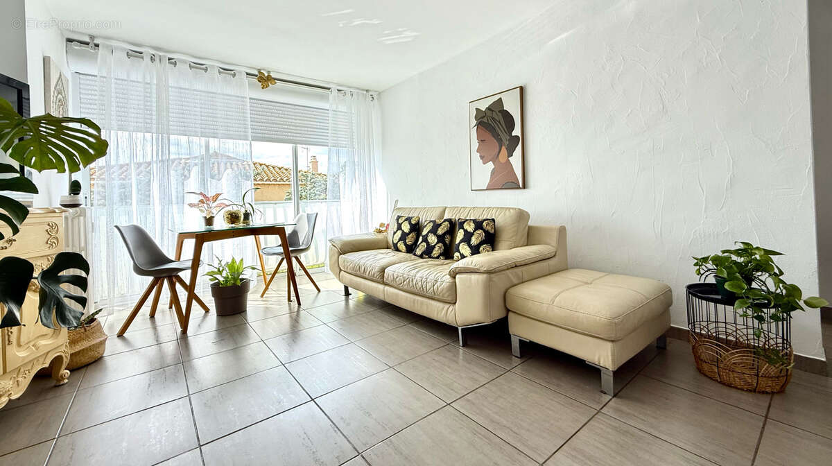 Appartement à SIX-FOURS-LES-PLAGES