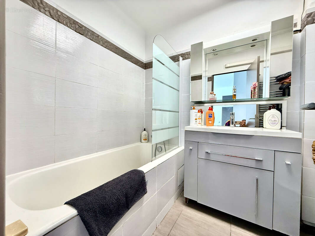 Appartement à SIX-FOURS-LES-PLAGES