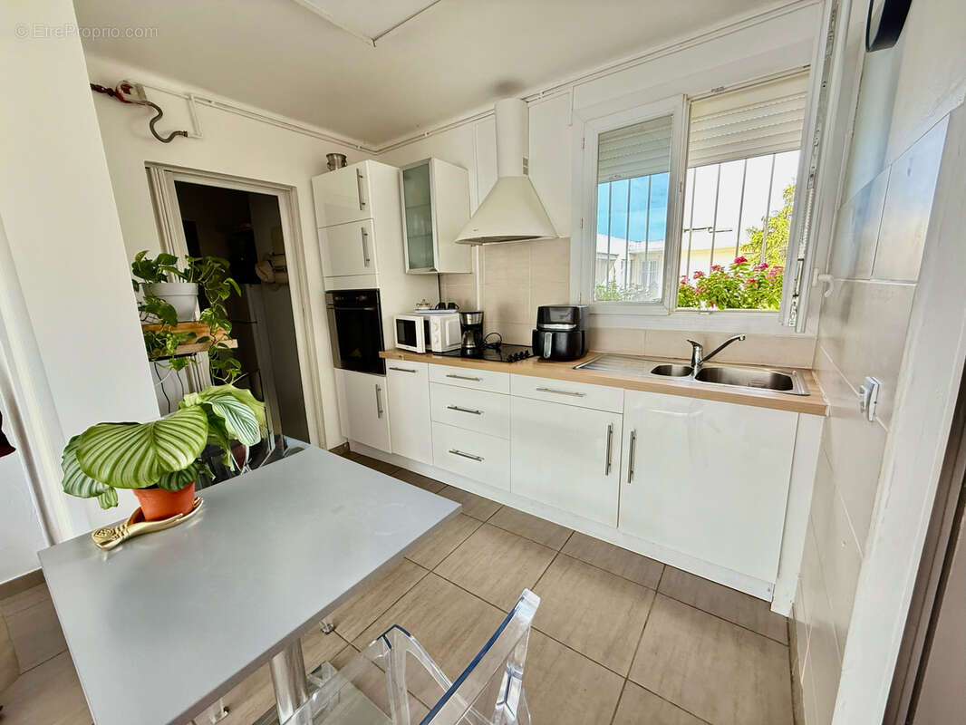 Appartement à SIX-FOURS-LES-PLAGES