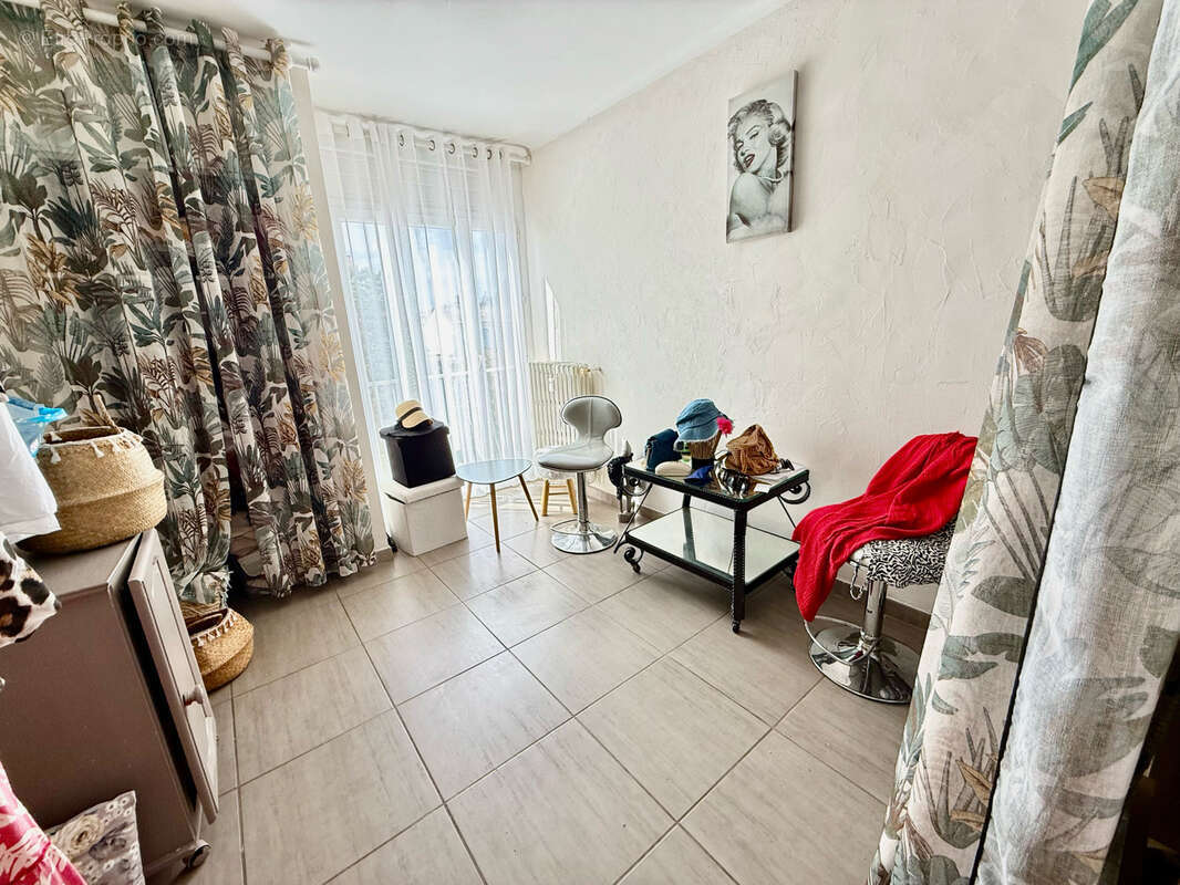 Appartement à SIX-FOURS-LES-PLAGES