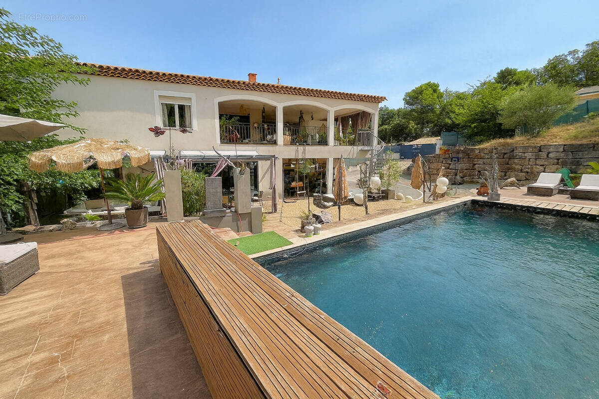 Maison à FLASSANS-SUR-ISSOLE