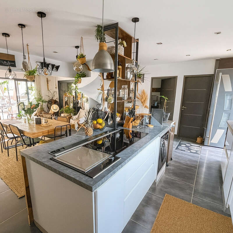 Maison à FLASSANS-SUR-ISSOLE