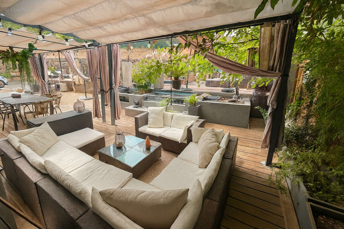 Maison à FLASSANS-SUR-ISSOLE