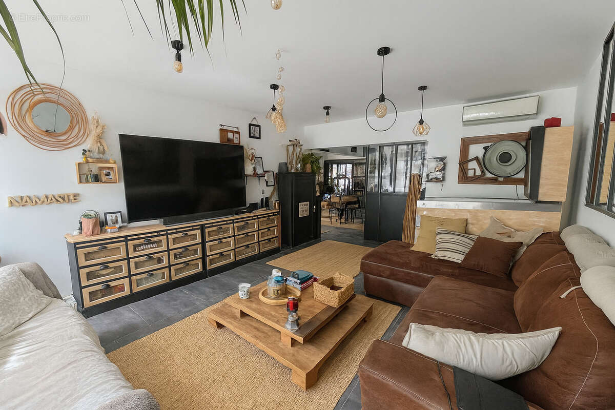 Maison à FLASSANS-SUR-ISSOLE