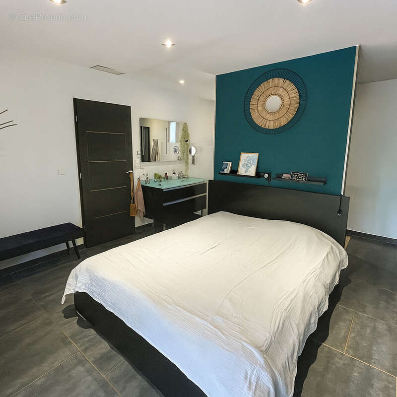 Maison à FLASSANS-SUR-ISSOLE