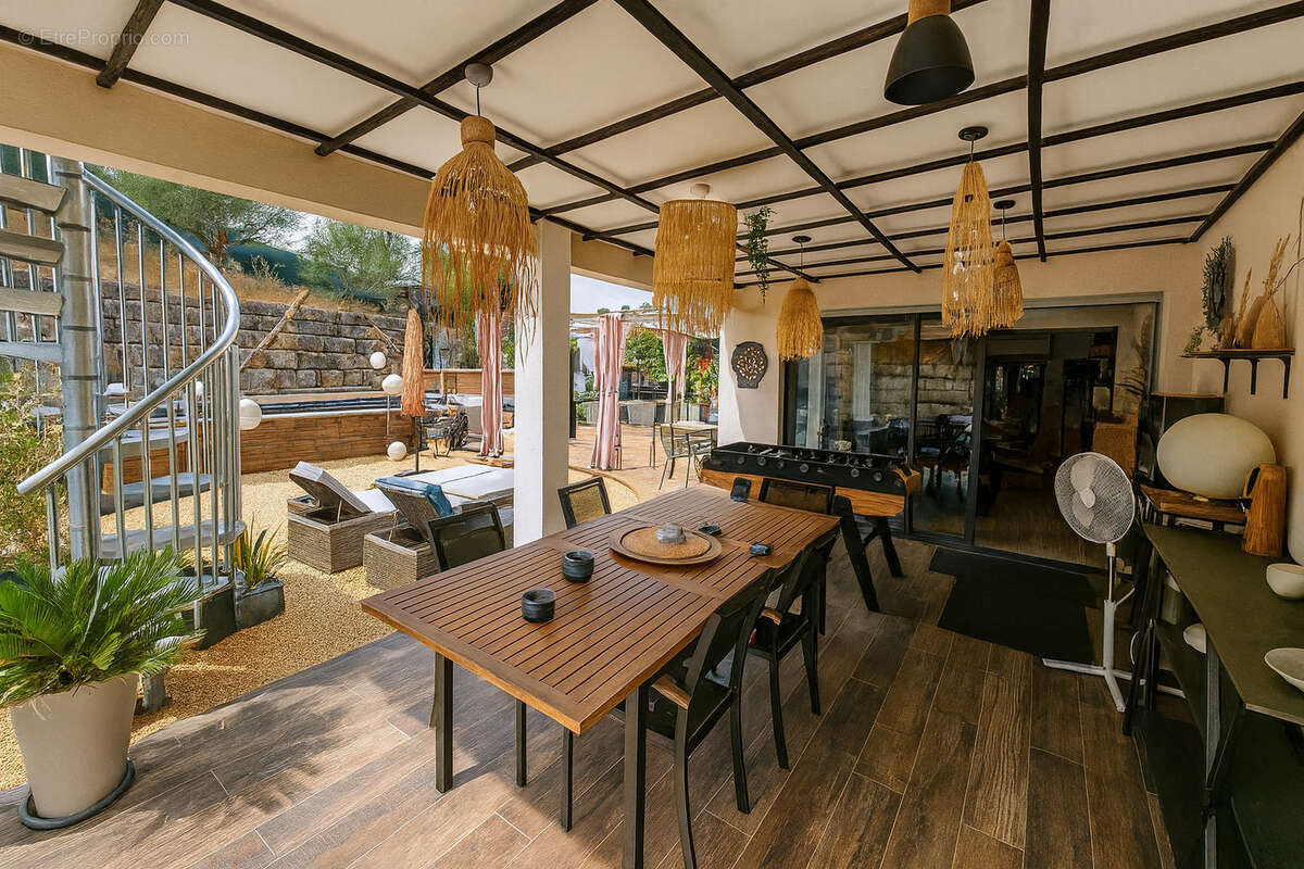 Maison à FLASSANS-SUR-ISSOLE