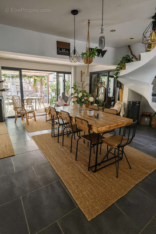 Maison à FLASSANS-SUR-ISSOLE