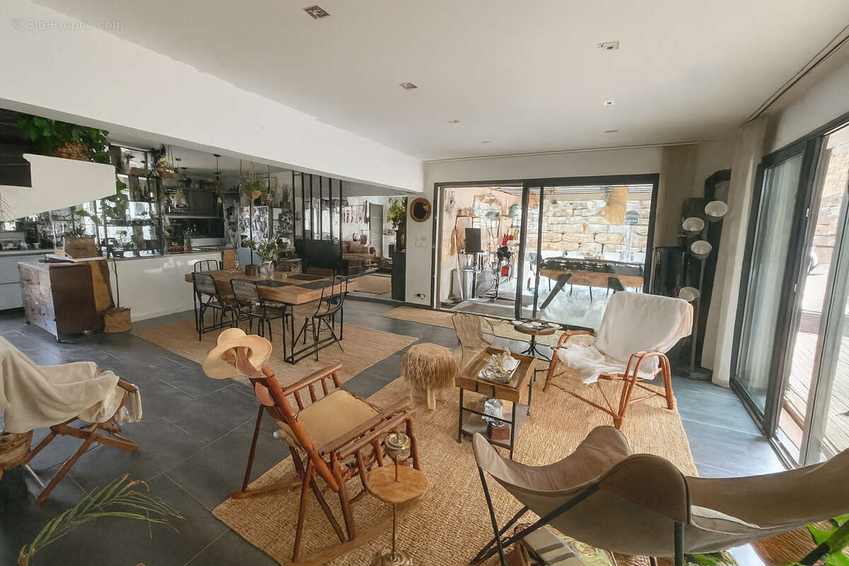 Maison à FLASSANS-SUR-ISSOLE