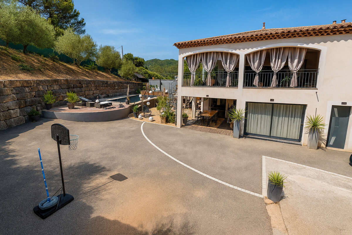 Maison à FLASSANS-SUR-ISSOLE