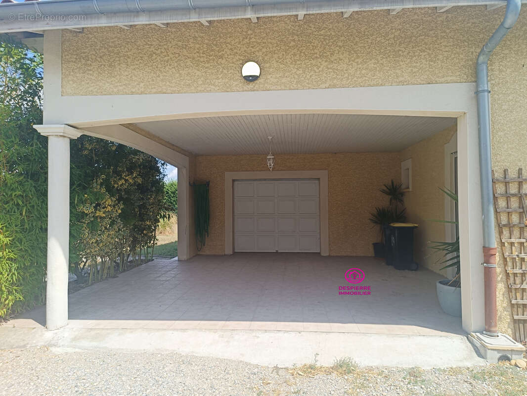 Maison à LE PEAGE-DE-ROUSSILLON