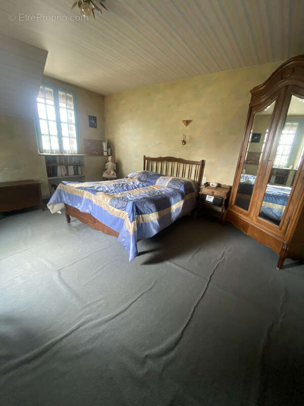 Maison à VILLAINES-LA-CARELLE