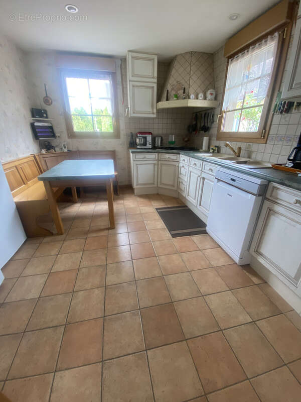 Maison à VILLAINES-LA-CARELLE