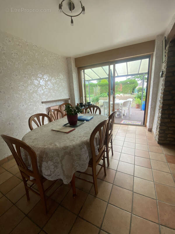 Maison à VILLAINES-LA-CARELLE