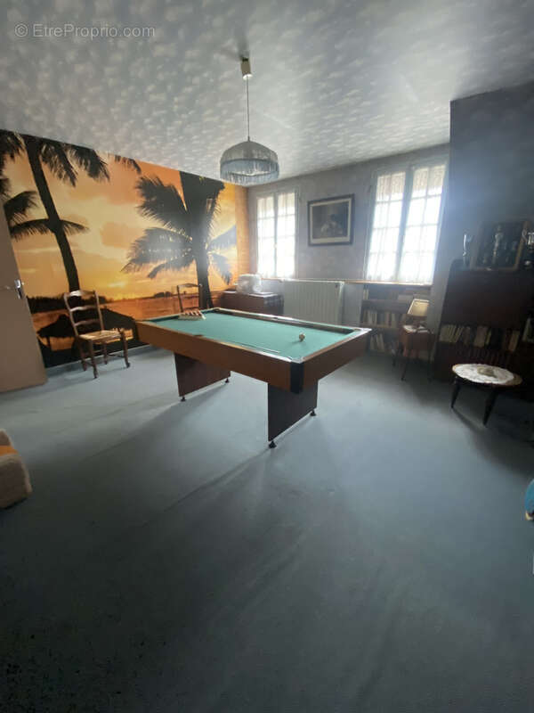 Maison à VILLAINES-LA-CARELLE