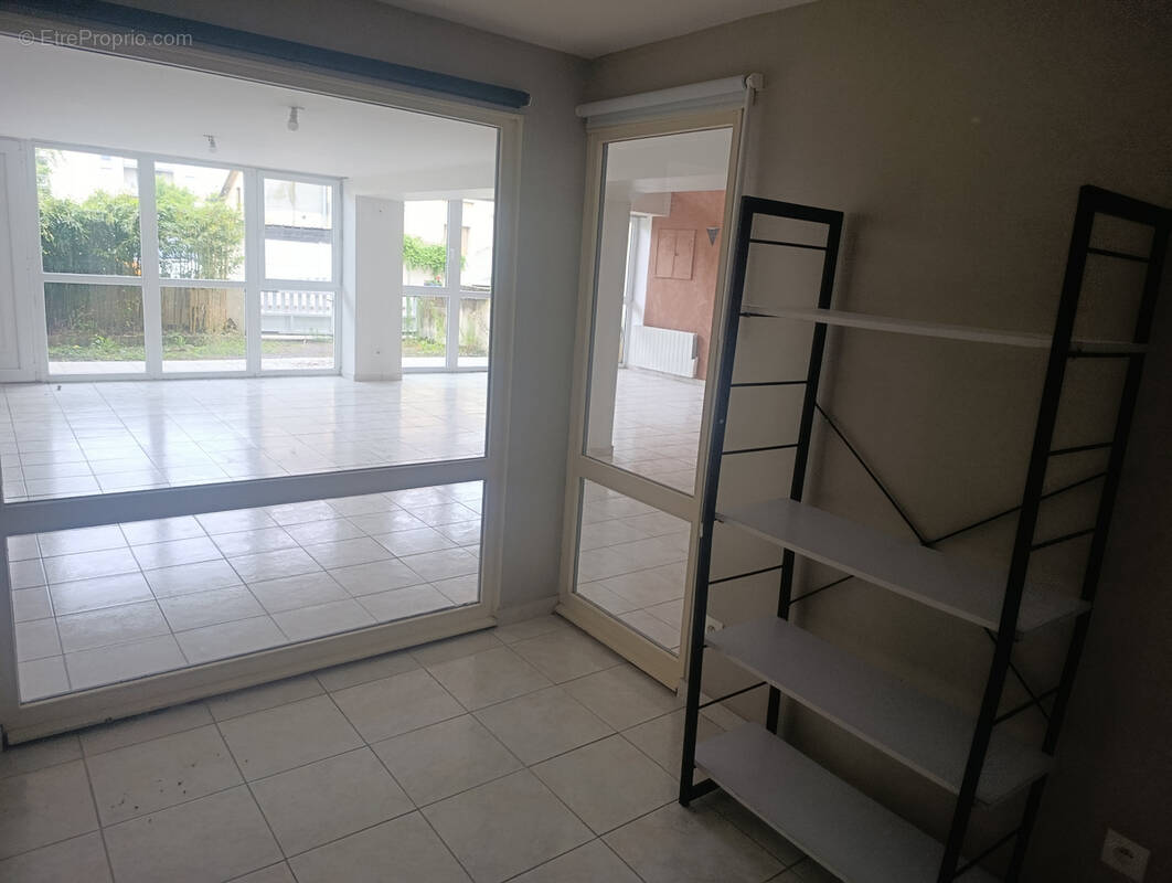 Autre à SAINT-JULIEN-LES-VILLAS