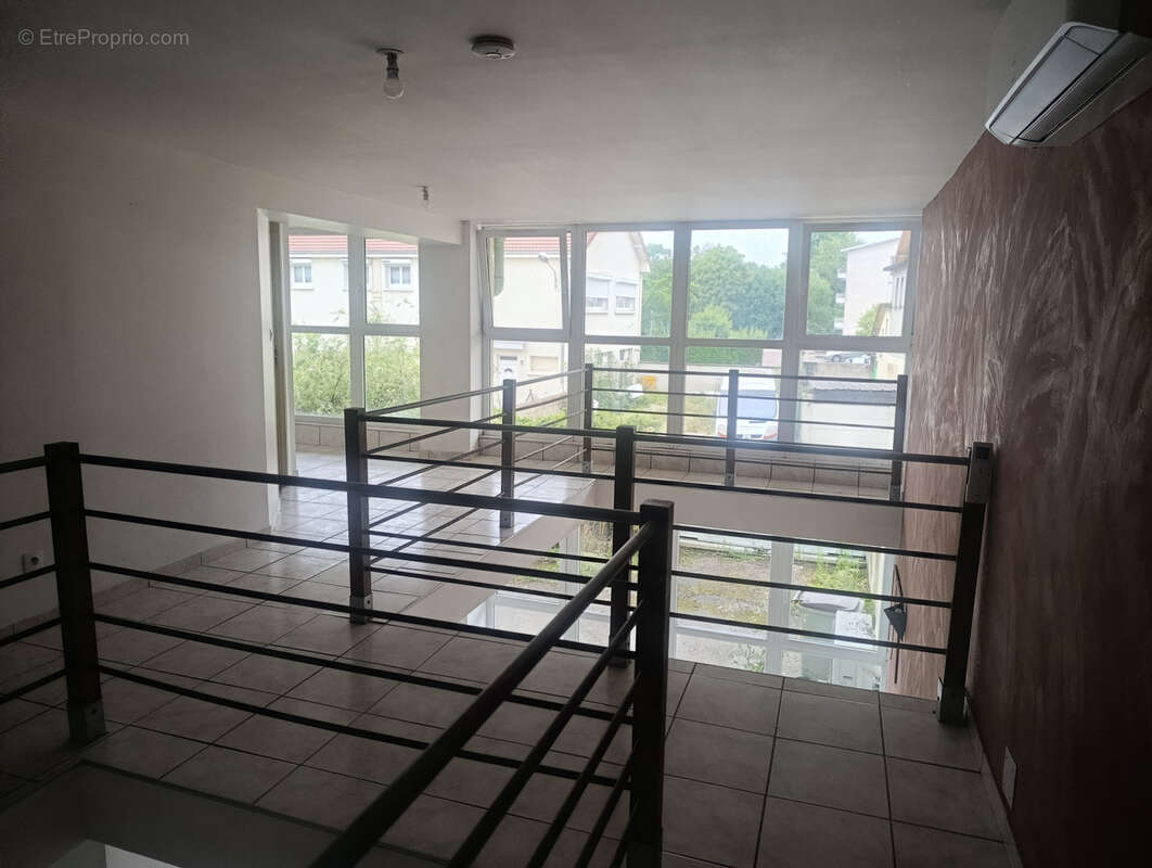 Autre à SAINT-JULIEN-LES-VILLAS