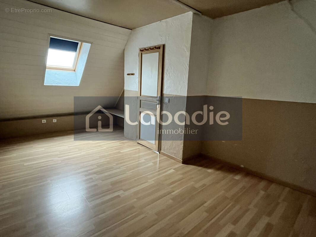 Maison à CONDE-SUR-NOIREAU