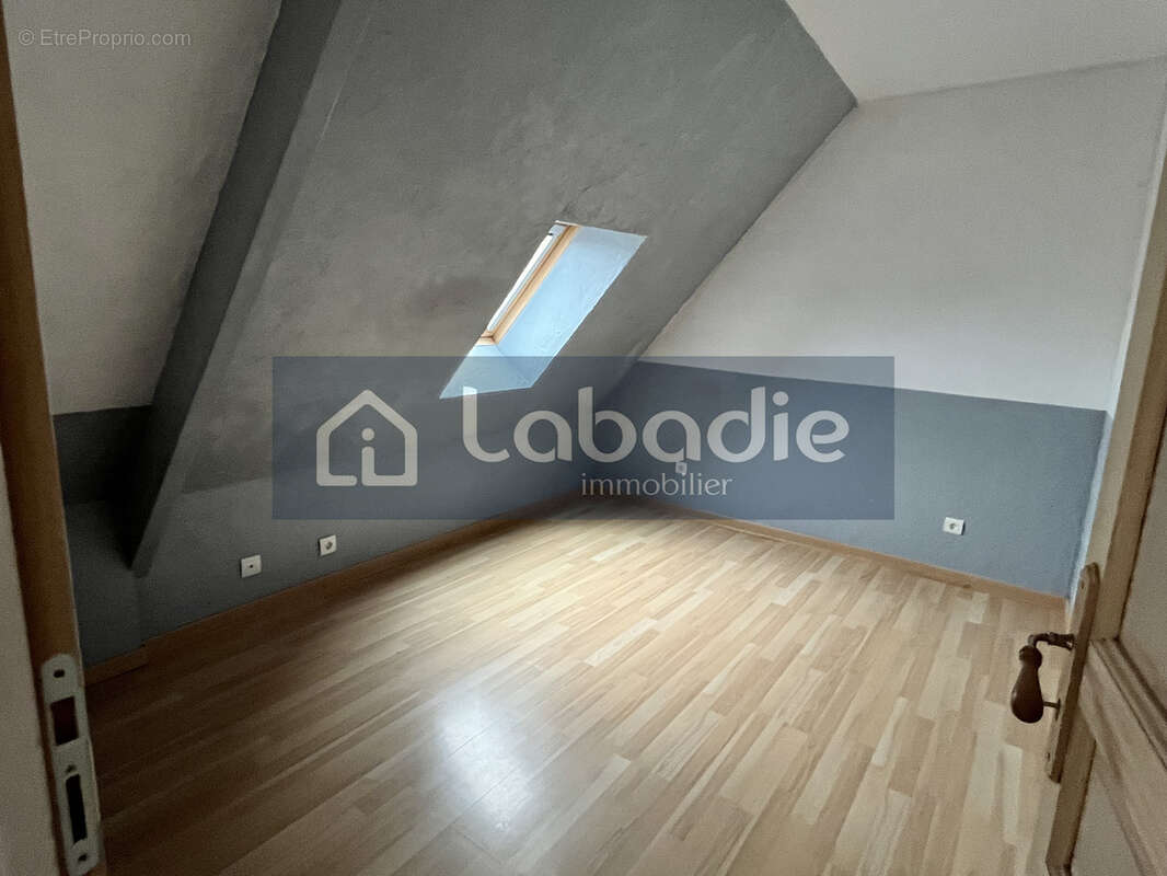 Maison à CONDE-SUR-NOIREAU