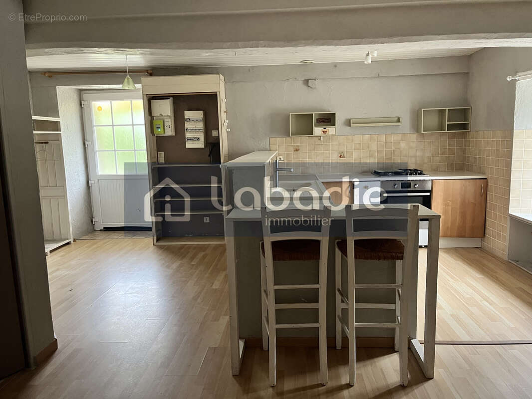 Maison à CONDE-SUR-NOIREAU