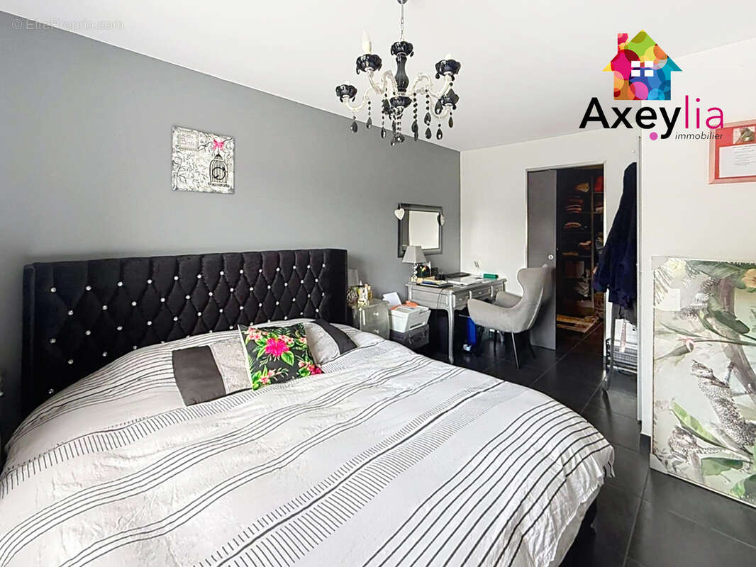 Maison à VENDENESSE-SUR-ARROUX