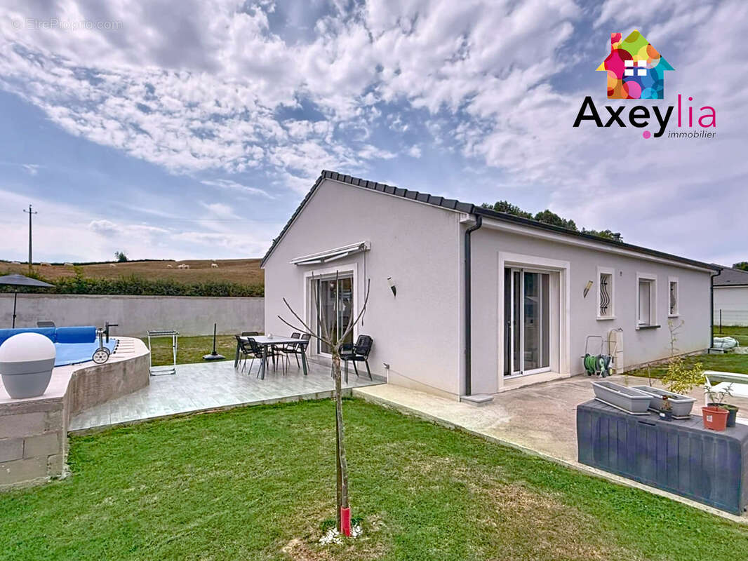 Maison à VENDENESSE-SUR-ARROUX