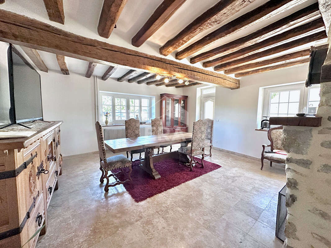 Maison à LA MADELEINE-SUR-LOING