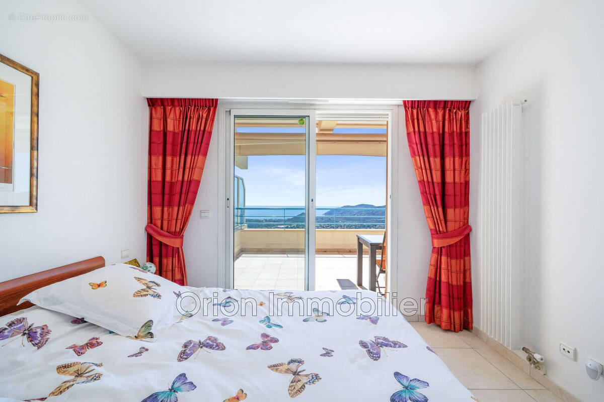 Appartement à MANDELIEU-LA-NAPOULE