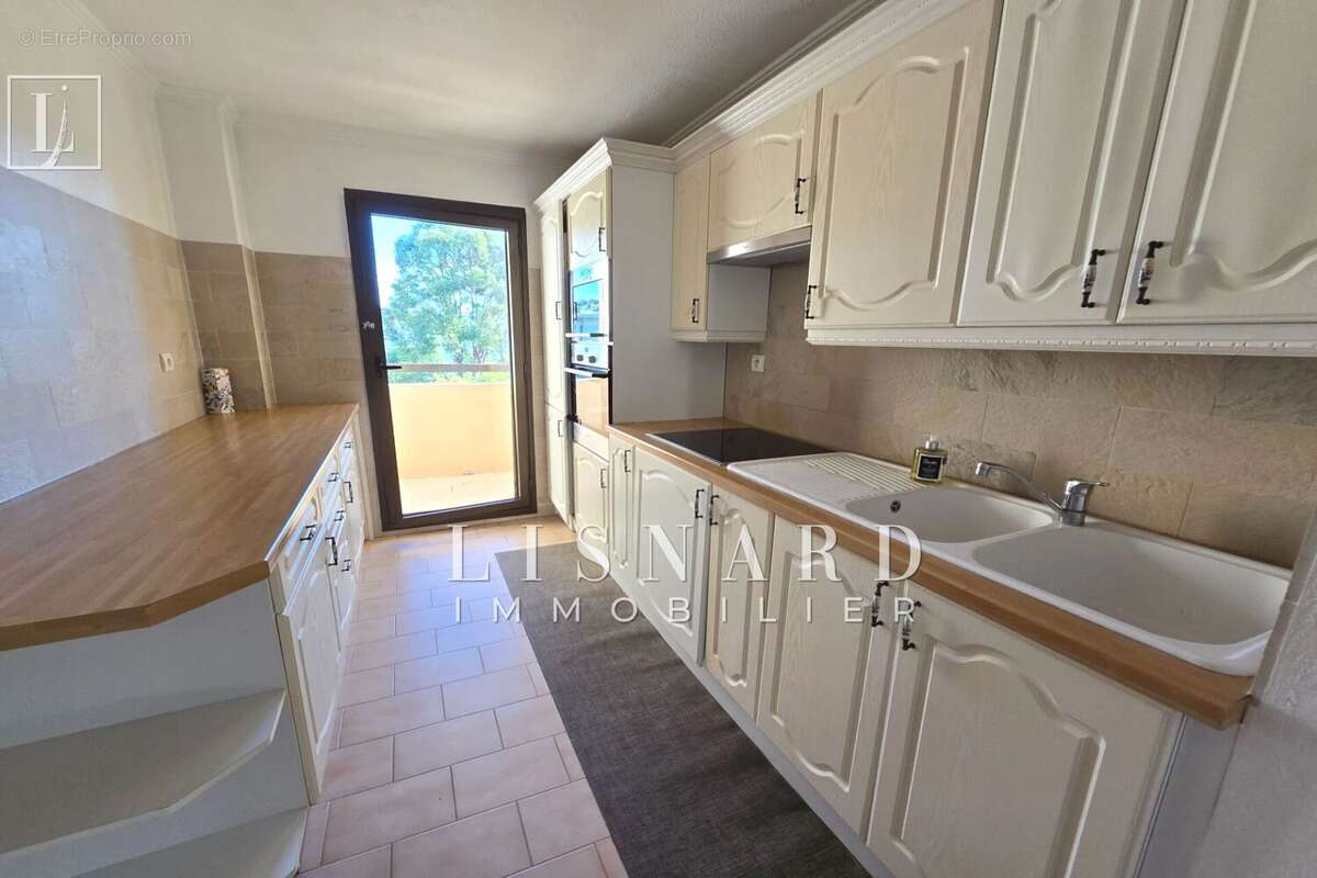 Appartement à VALLAURIS