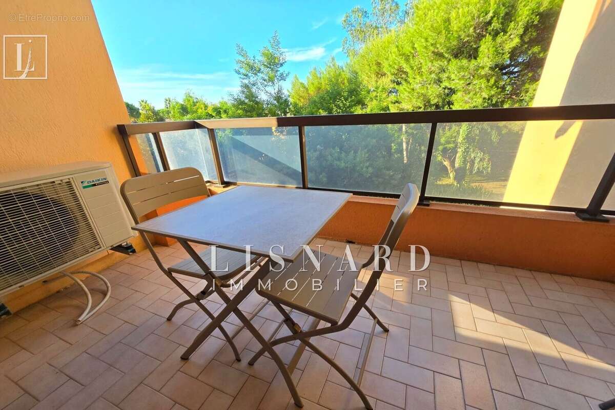 Appartement à VALLAURIS