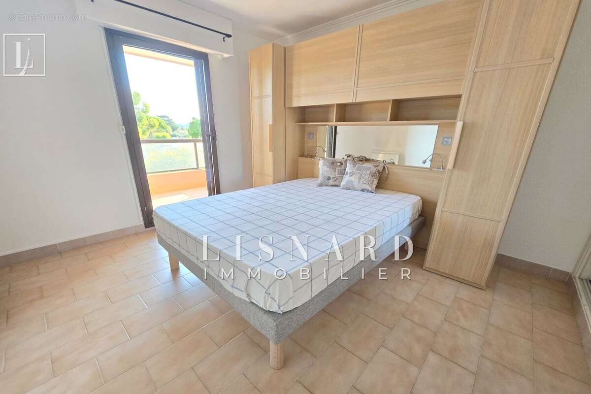 Appartement à VALLAURIS