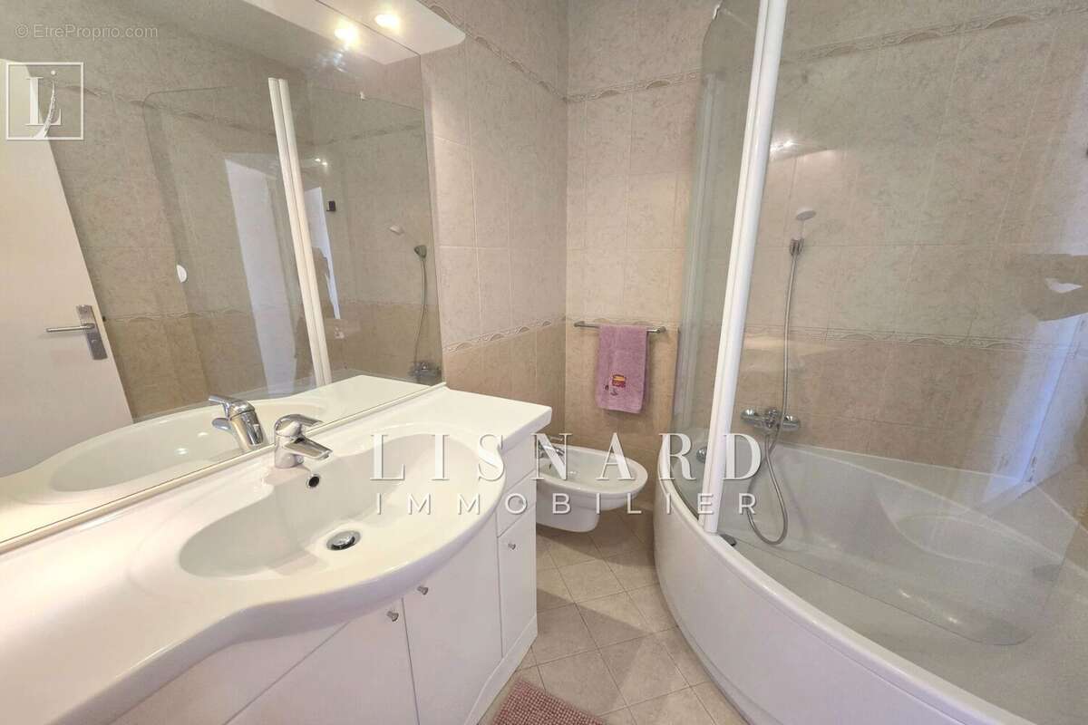 Appartement à VALLAURIS