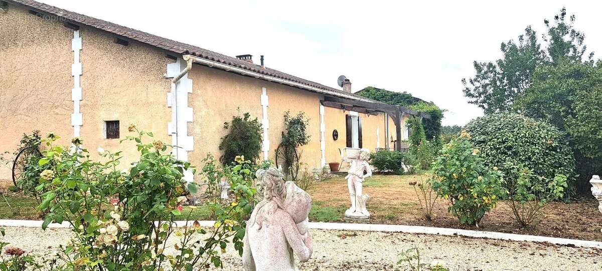 Maison à MONTPON-MENESTEROL