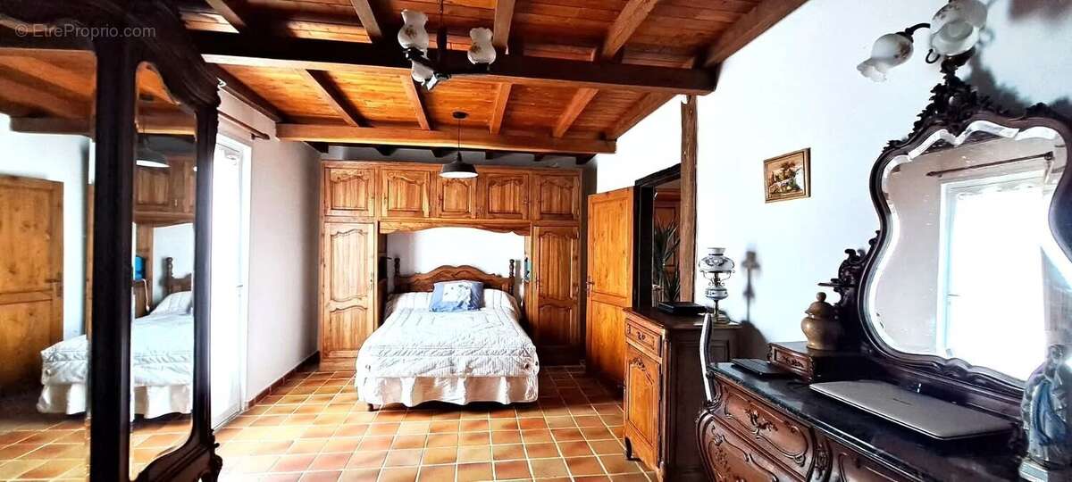 Maison à MONTPON-MENESTEROL