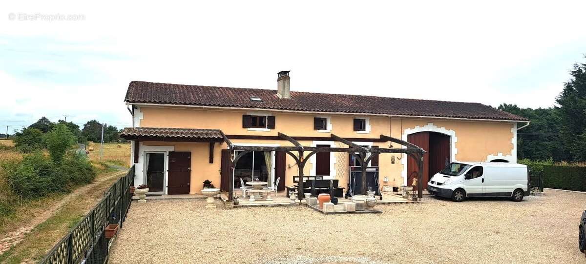 Maison à MONTPON-MENESTEROL